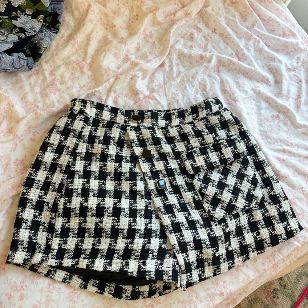 Black and White Houndstooth Skort